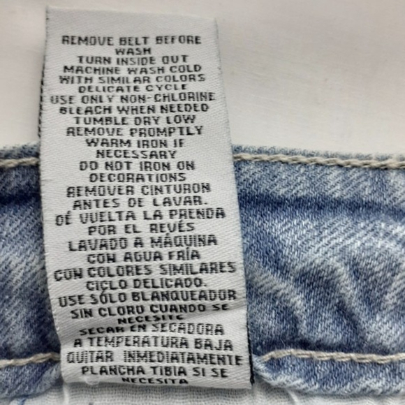 TRUCE Girls Light Wash Denim Jean Shorts Size 7 with Studded Belt and Chain - Picture 10 of 10